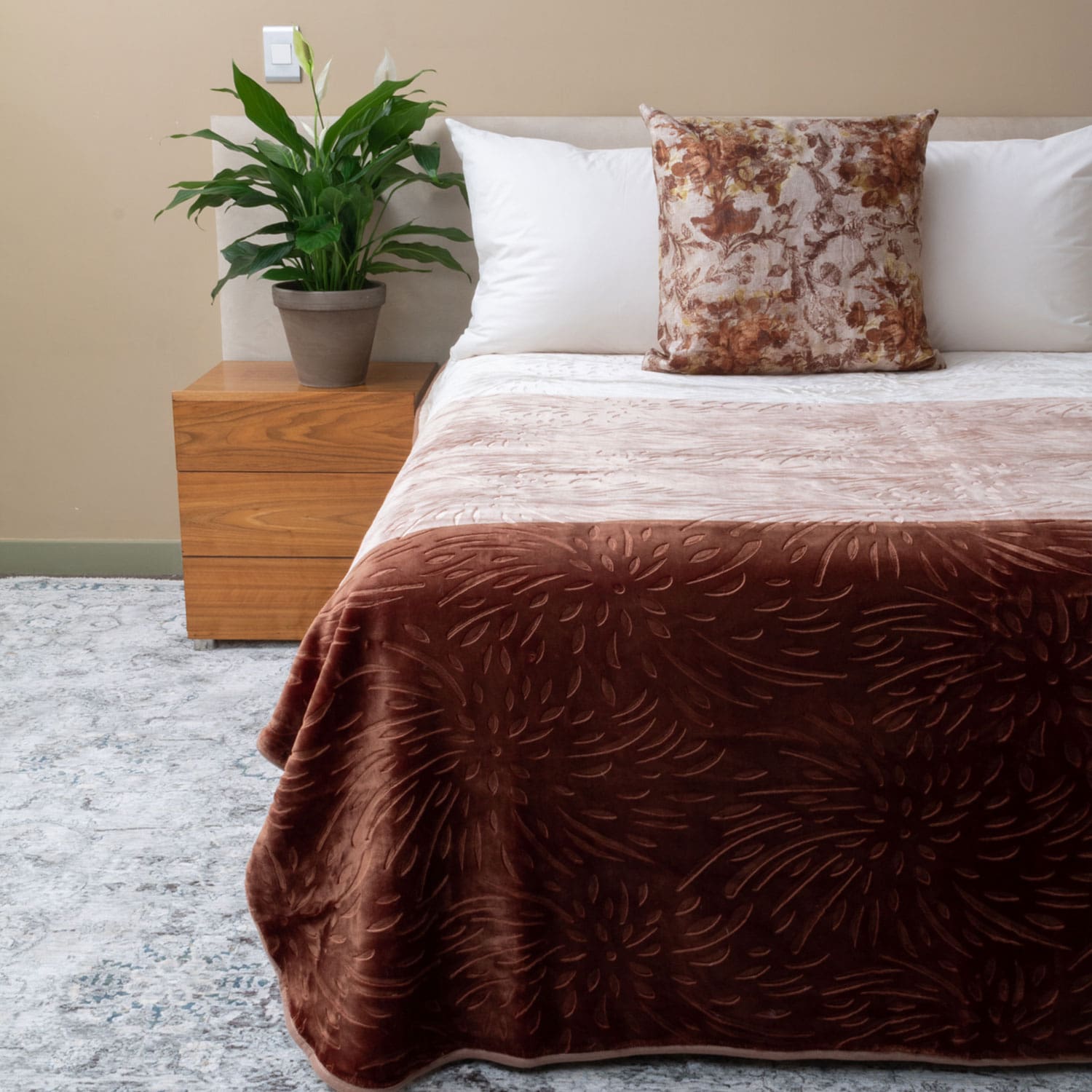 Colourful Faux Mink Blanket 1 Ply Queen Size - Image 3